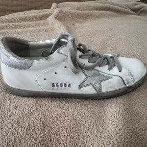 Golden Goose White sneakers with Dust Bag
Size 39
